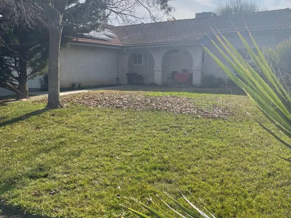 14477 W C St, Kerman, CA 93630