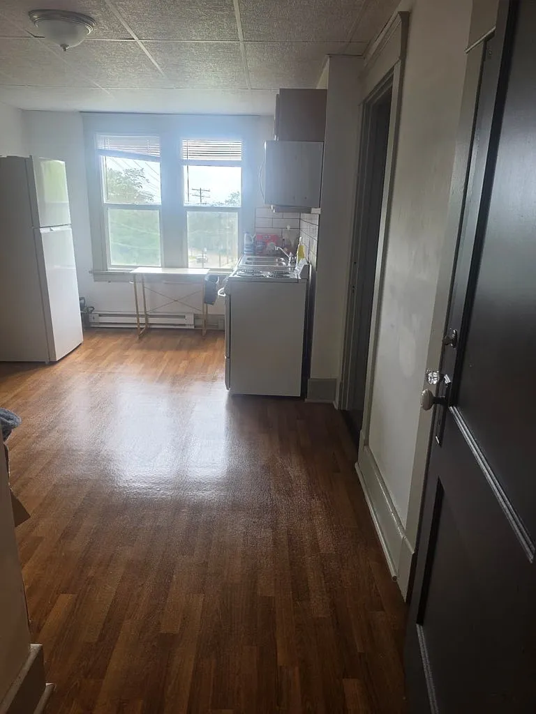 2 bed, $850 — Photo 3