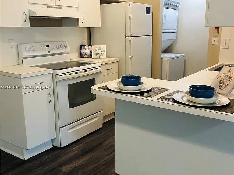 3211 Sabal Palm Mnr #102 — Photo 3