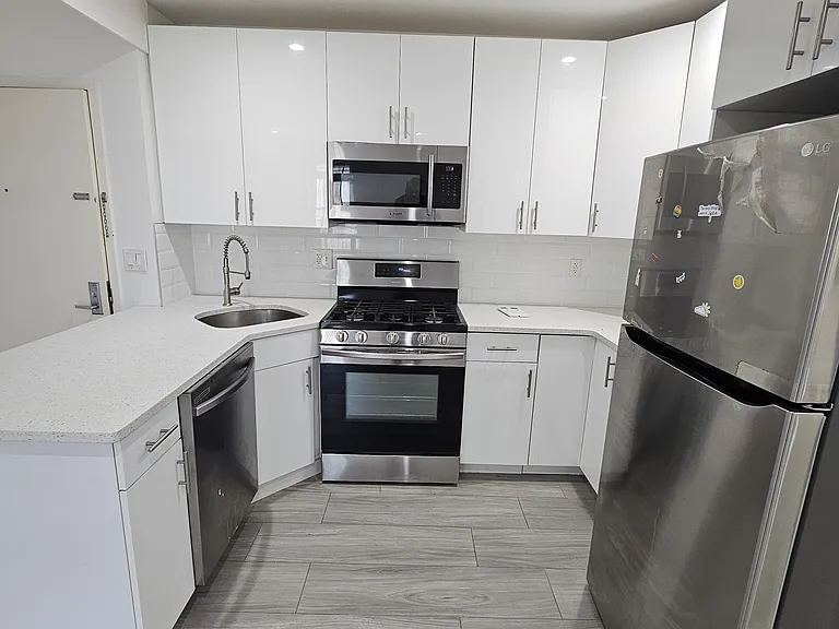 2655 E 23rd St #3 — Photo 1