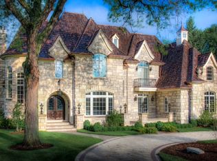 20 Windsor Dr, Oak Brook, IL 60523