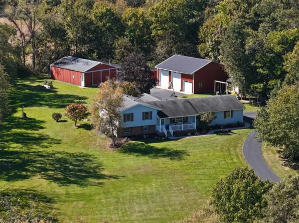 561 Steele Rd, Wilmington, OH 45177