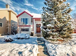 203 W Hidden Spring Grn NW, Calgary, AB T3A 5N4