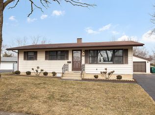 30 Blackhawk Dr, Thornton, IL 60476