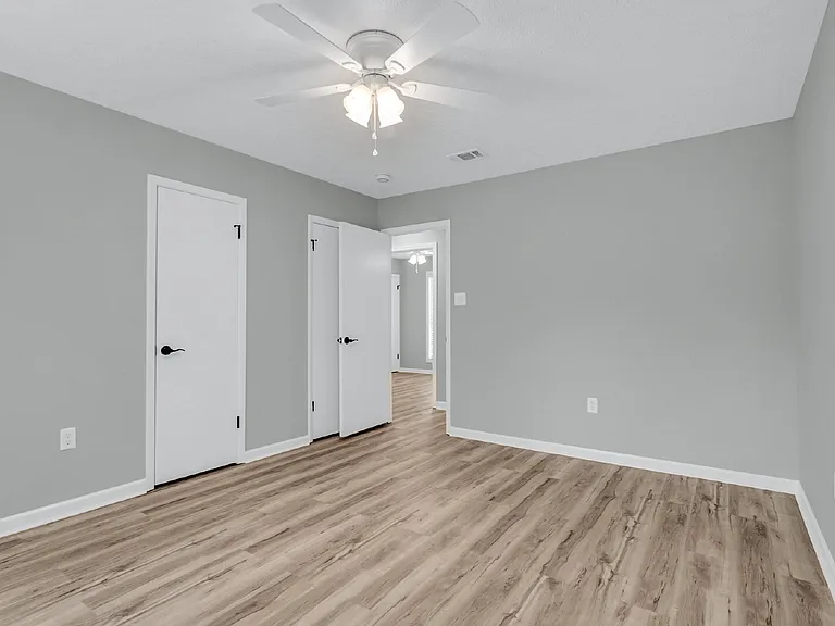 13 Oxford Ct — Photo 25