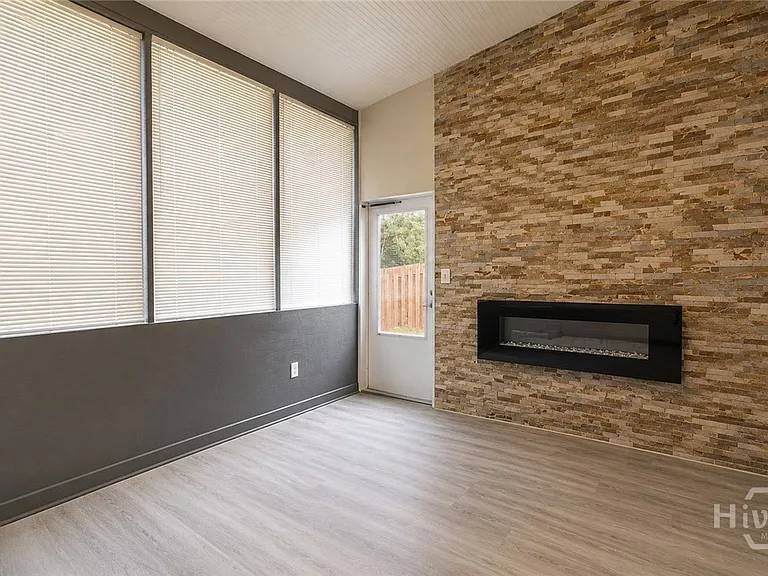 146 Chapel Lk S — Photo 31