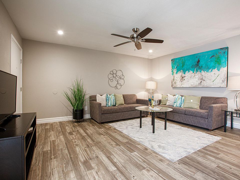 Spacious 1 Bedroom, 1 Bath with Open Floor Plan, 756 Sq Ft