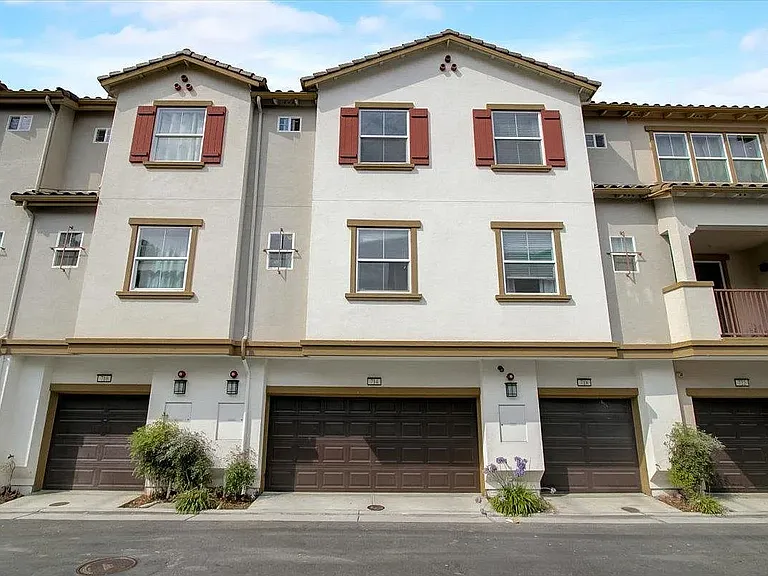 714 N Capitol Ave — Photo 20