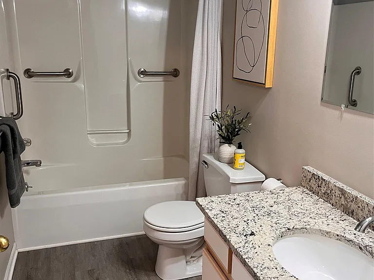 902 Beaconsfield Ave — Photo 7