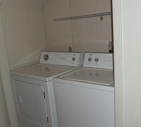 4th image of 1504 Oakdale Cir APT D