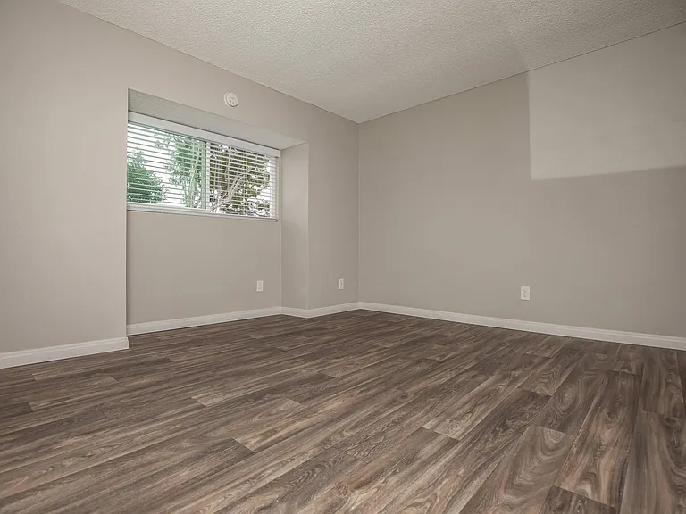 Peartree Apartments — Photo 52