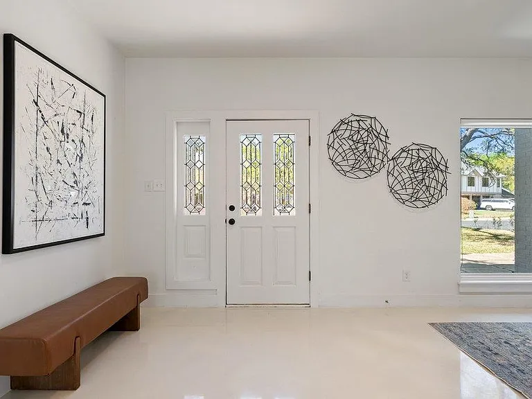 10408 Loring Dr — Photo 4