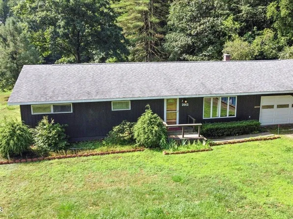 2062 NY 67, Valley Falls, NY 12185