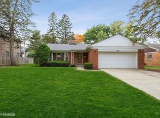 410 S See Gwun Ave, Mount Prospect, IL 60056