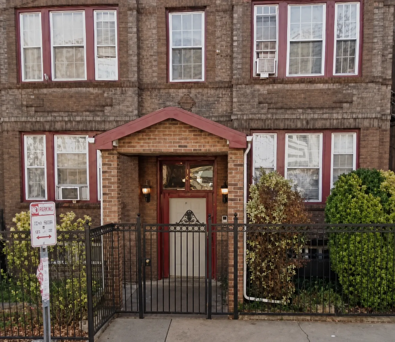 3 bed, $2,200 — Photo 1