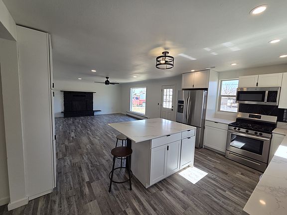 3rd image of 4611 Robb St