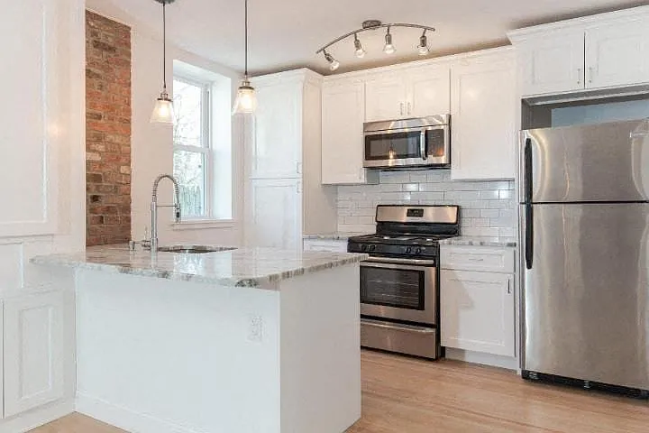 315 Beacon Apartments — Photo 19
