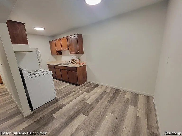 30546 Krauter St #4 — Photo 7