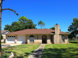 206 Banyan St, Lake Jackson, TX 77566