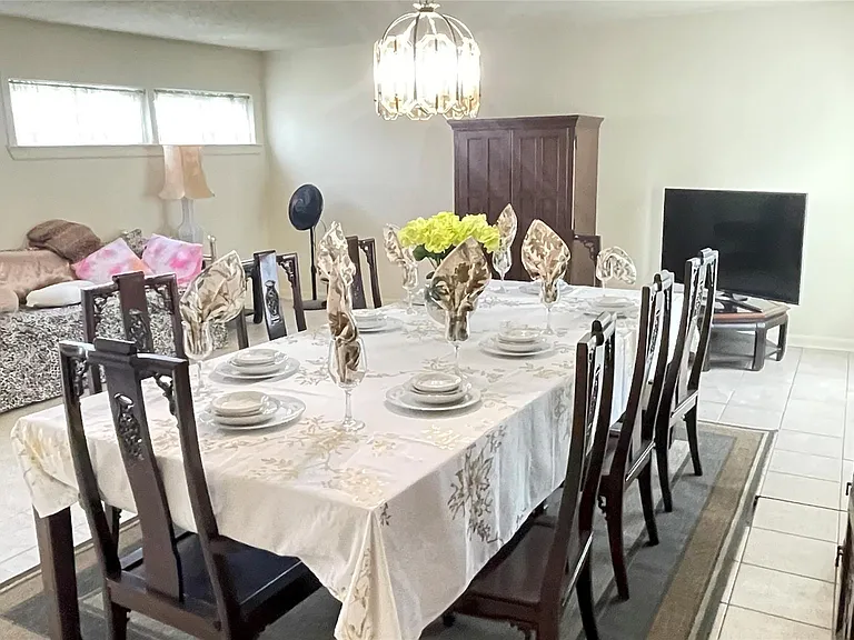 17 Manor Way — Photo 5
