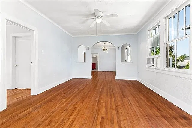 2 bed, 1.0 bath, 1360 sqft, $1,600 — Photo 2