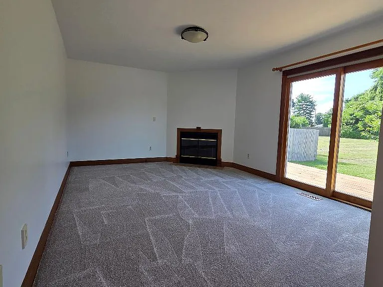 65 Elkins Ln — Photo 10