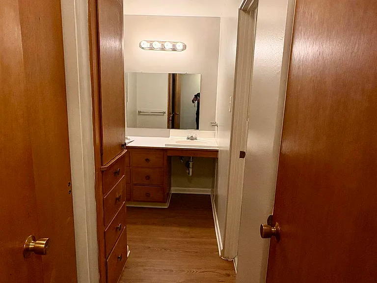 Karen Jean Apartments — Photo 15