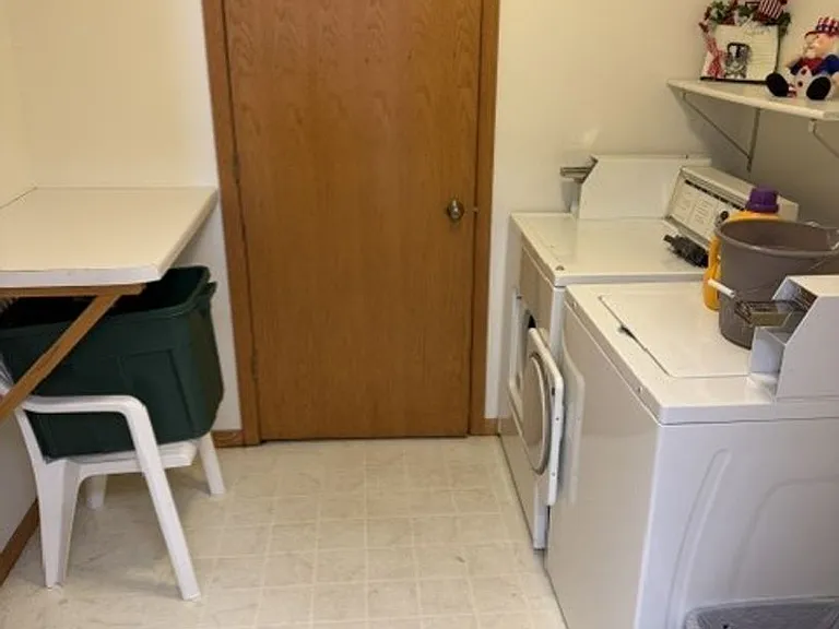 2414 Greenwood St — Photo 9