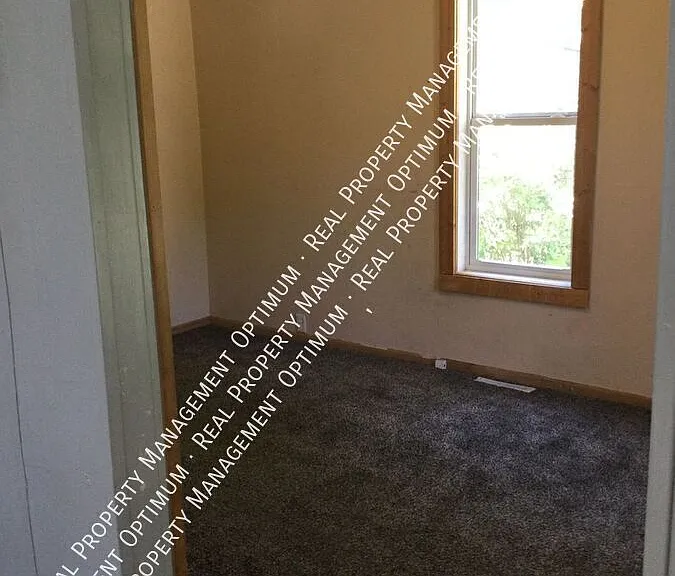 1114 Hawthorne St — Photo 12