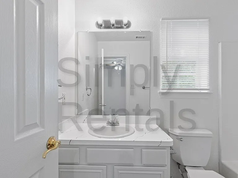 1412 Hemphill St — Photo 6