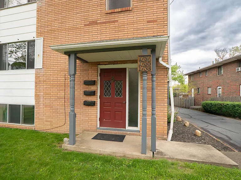 1755 Cromwell Dr — Photo 14