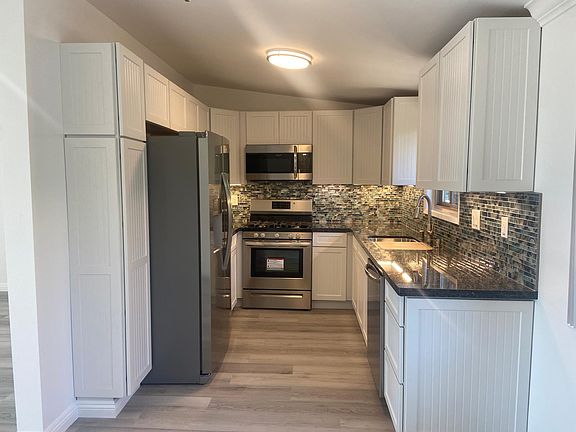 5th image of 370 Palos Verdes Blvd #13