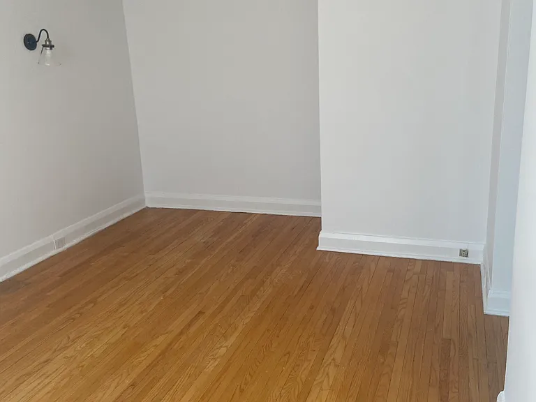 1600 Bathurst St — Photo 6