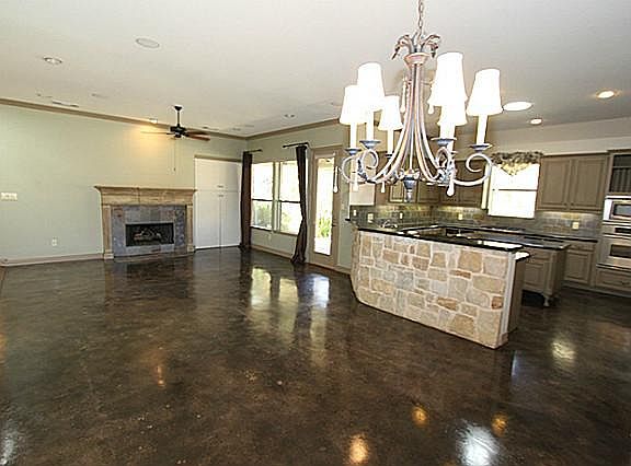 3rd image of 2540 Richmond Ct