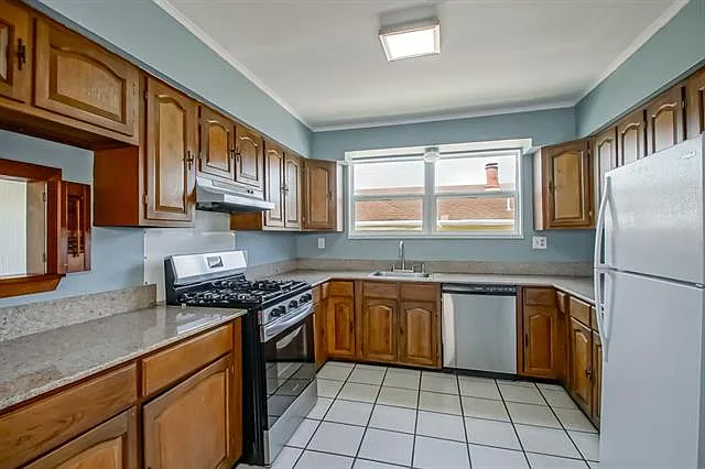 429 Olive Ave — Photo 11