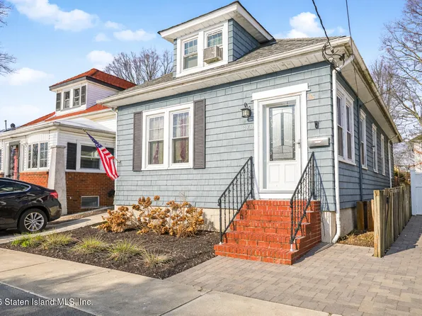 379 Freeborn St, Staten Island, NY 10306
