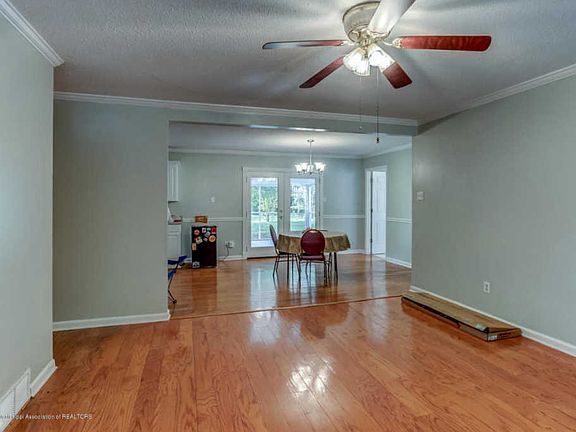5th image of 3765 Hilltop Dr