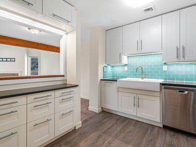 110 Coliseum Ave, Nashua, NH, 03063