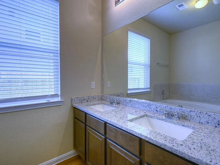 17131 Devon Dogwood Trl — Photo 14