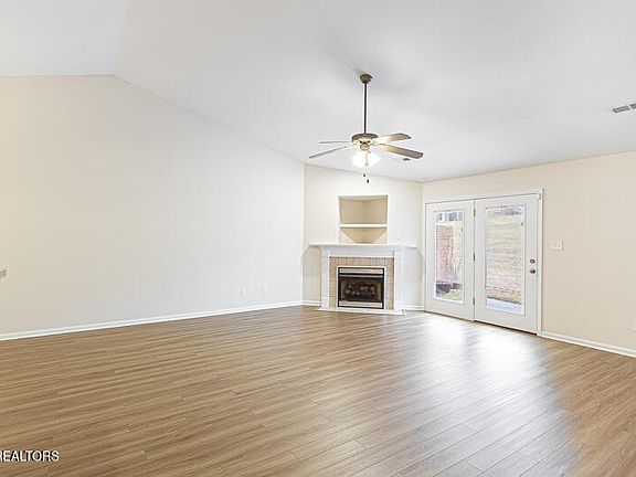 4th image of 8805 Carriage House Way