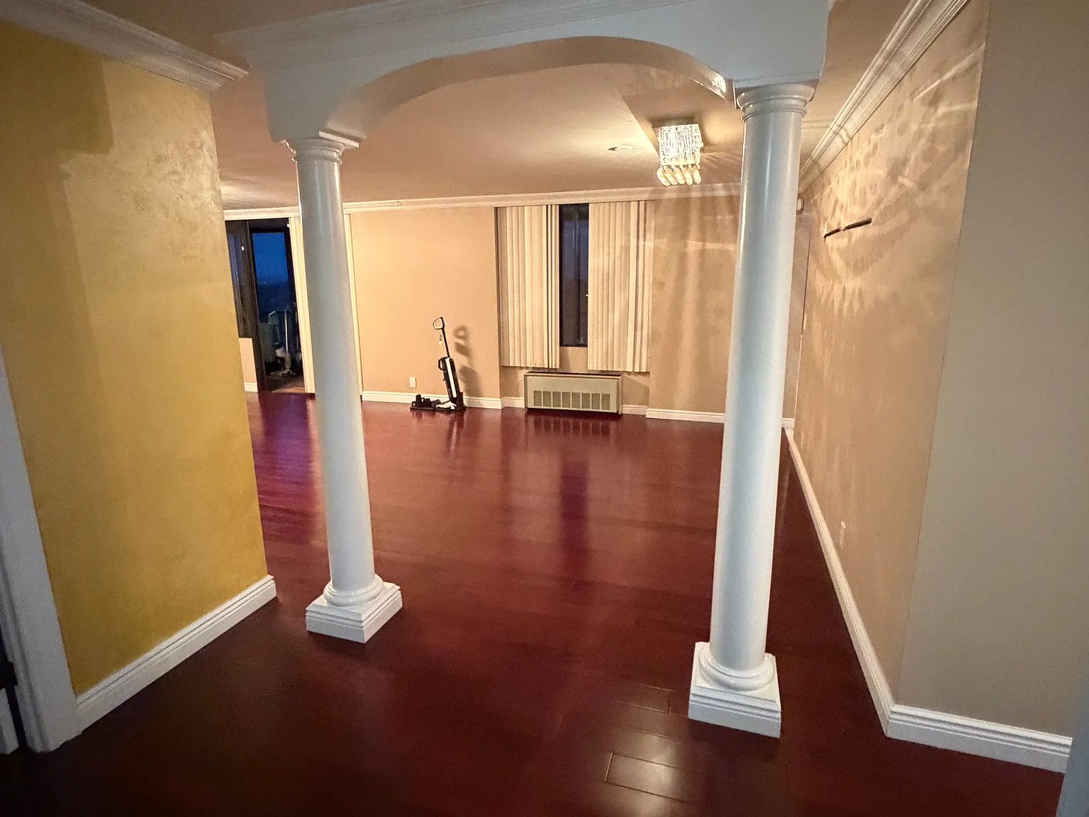 3 bed, 2100 sqft, $4,500 — Photo 4