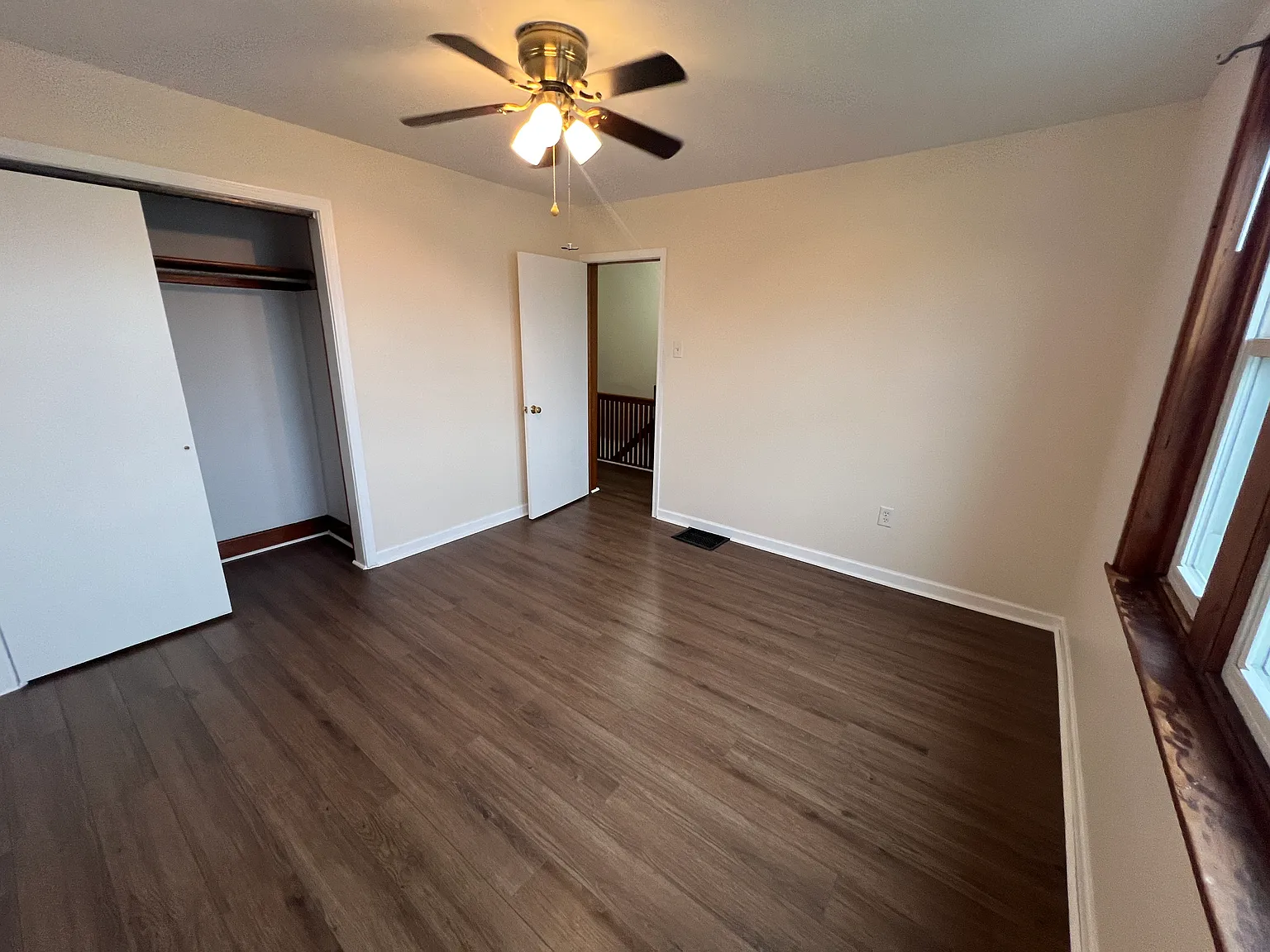3 bed, 1.5 bath, 1183 sqft, $1,600 — Photo 3