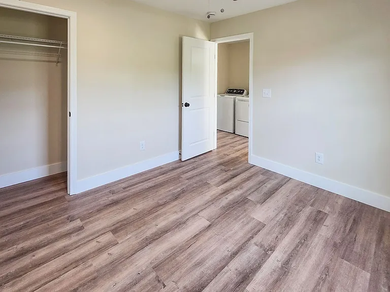 1422 Nolan Ave NW — Photo 8