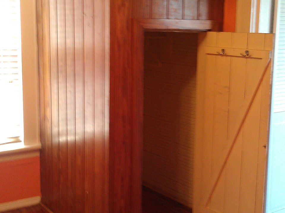 Bedroom 2/Den toward Closet.