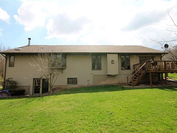 3rd image of 302 Jones Dr