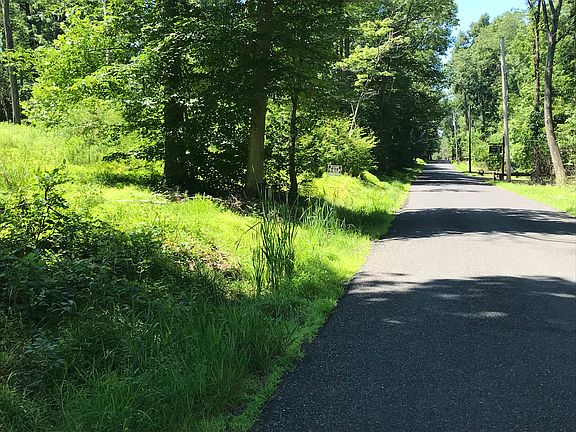 Road frontage 293’