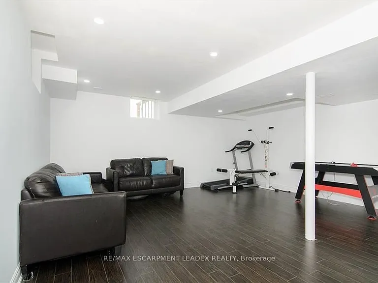 14 Cleland Ave — Photo 15