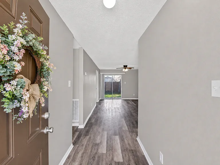 Cole Apartments — Photo 3