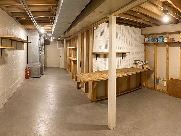 325 Parkdale Ave — Photo 16