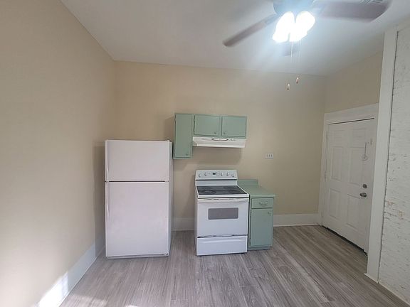 3rd image of 3215 Avenue O #Up